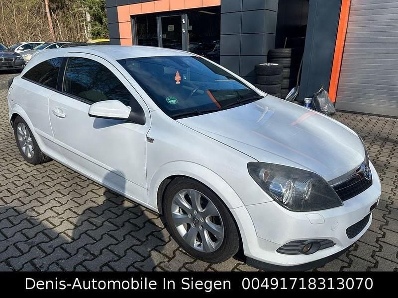 Gebraucht Opel Astra GTC Sport 200 PS (147 kW) 2009 Weiß Coupé