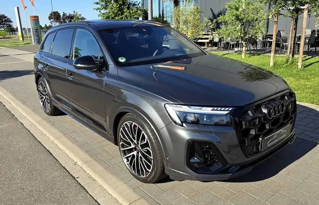 Gebraucht Audi SQ7 Sport 507 PS (372 kW) 2024 Daytonagrau perleffekt SUV