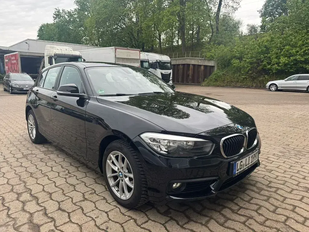 Gebraucht BMW 116 Advantage 109 PS (80 kW) 2016 Schwarz Kleinwagen