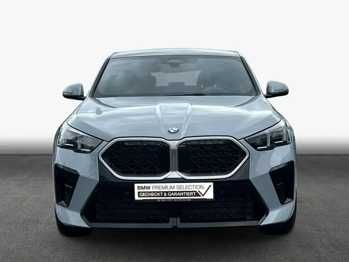 Gebraucht BMW X2 M Sport 150 PS (110 kW) 2025 Grau SUV