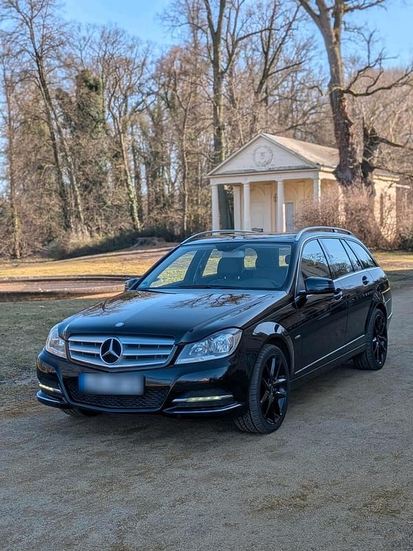 Gebraucht Mercedes C200 136 PS (100 kW) 2011 Schwarz Kombi