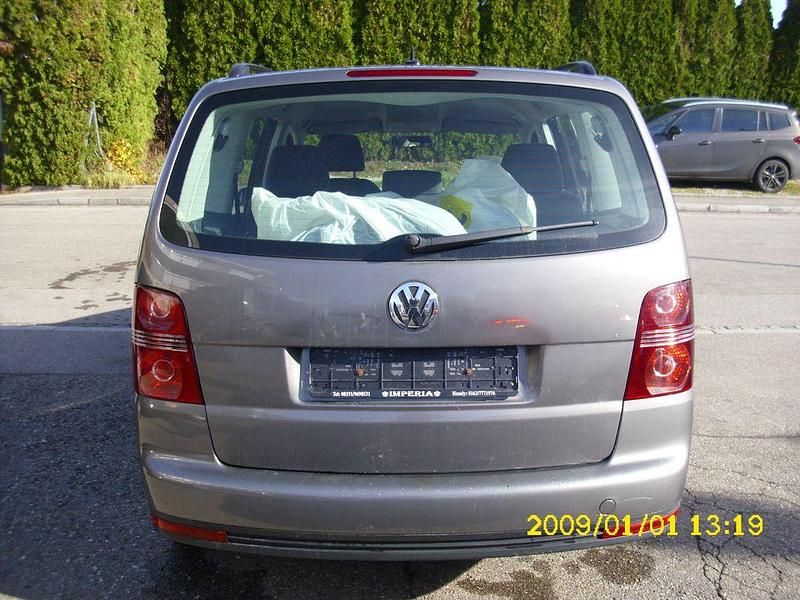 Gebraucht VW Touran Conceptline 90 PS (66 kW) 2009 Grau Van / Kleinbus