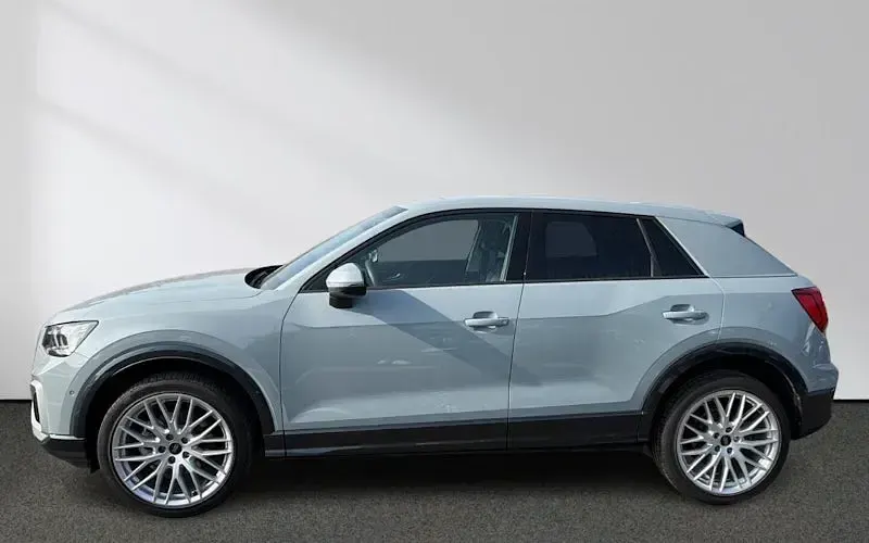 Second-hand Audi Q2 Advanced Plus 150 CP (110 kW) 2025 Gri SUV