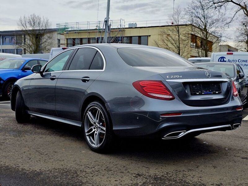 Gebraucht Mercedes E220 AMG 194 PS (142 kW) 2020 Selenitgrau  metalliclack (grau) Limousine