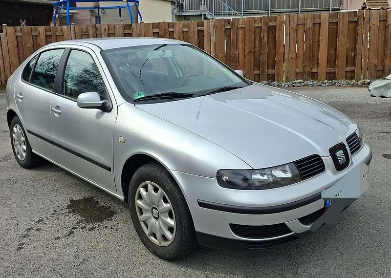 Usata Seat Leon Stella 101 CV (74 kW) 2000 Grigio Utilitaria
