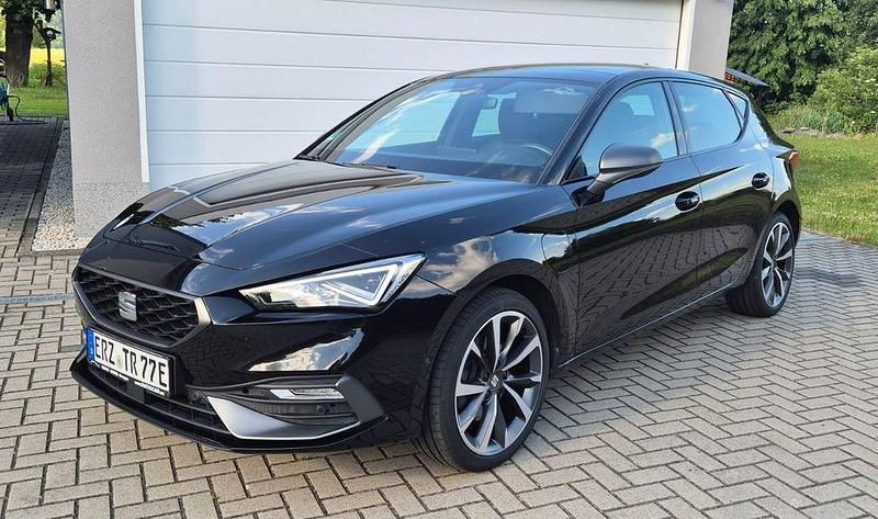 Schwarz Gebraucht 2020 Seat Leon FR Limousine | 20.850 € (Fairer Preis) - Bild 1/4