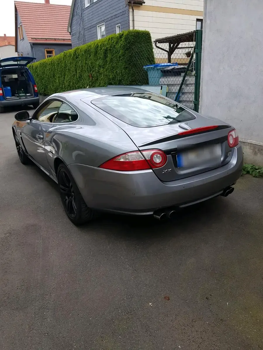 Używany Jaguar XKR 416 KM (305 kW) 2007 Szary Coupe