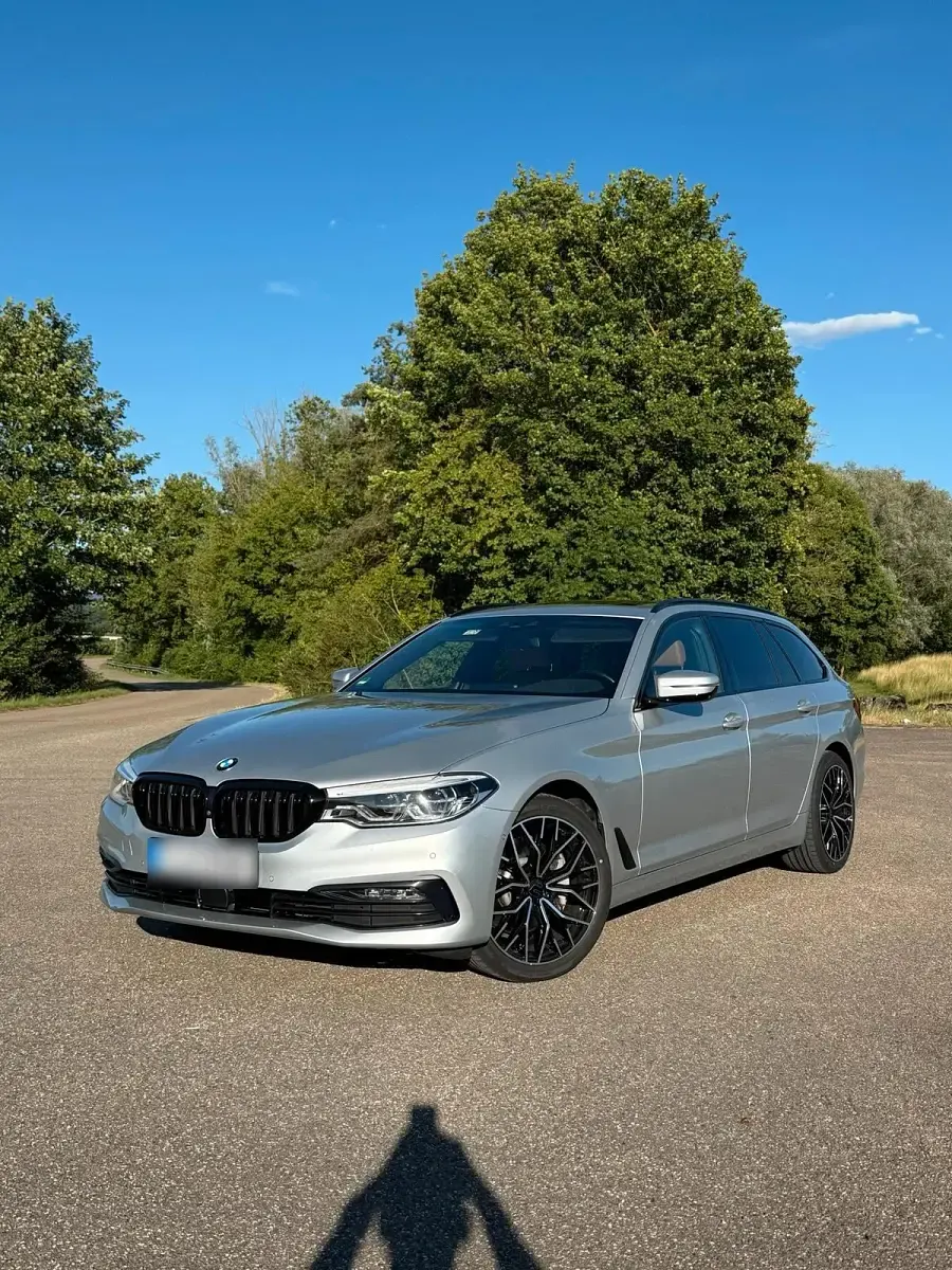 Gebraucht BMW 530 265 PS (194 kW) 2019 Silber Kombi