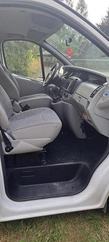 Gebraucht Renault Trafic 114 PS (83 kW) 2008 Weiß Van / Kleinbus