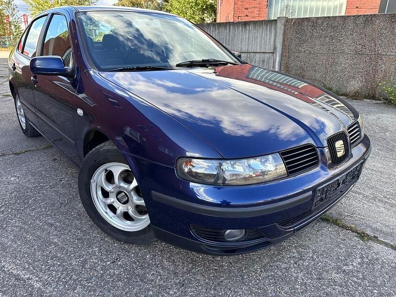 Blau Gebraucht 2002 Seat Toledo Limousine | 2.790 € (Etwas zu teuer) - Bild 1/4