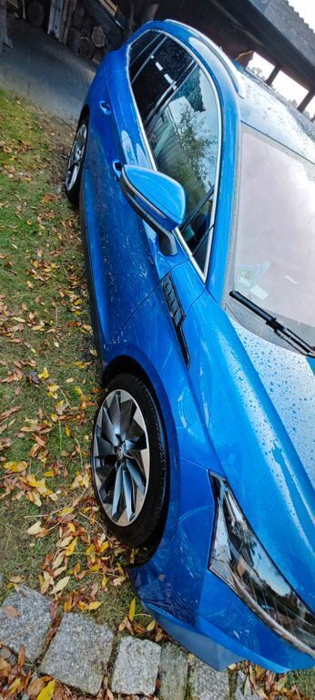 Blau Gebraucht 2021 Skoda Enyaq iV ecoSuite SUV | 29.999 € (Fairer Preis) - Bild 1/4