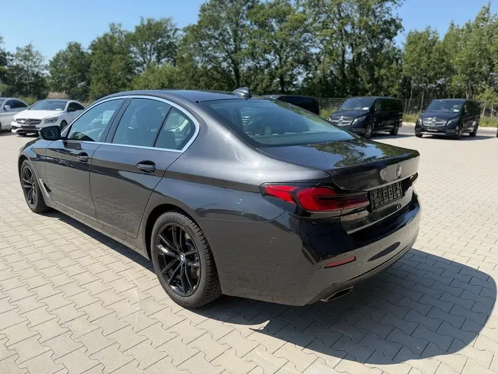 Gebraucht BMW 530 M Sport 286 PS (210 kW) 2021 Grau Limousine