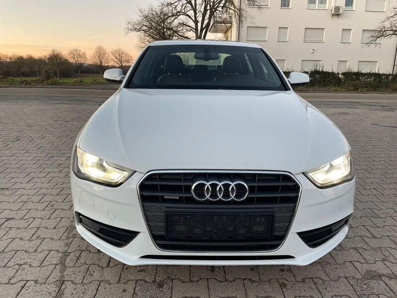 Weiß Gebraucht 2015 Audi A4 S-Line Limousine | 12.200 € (Superpreis) - Bild 1/4