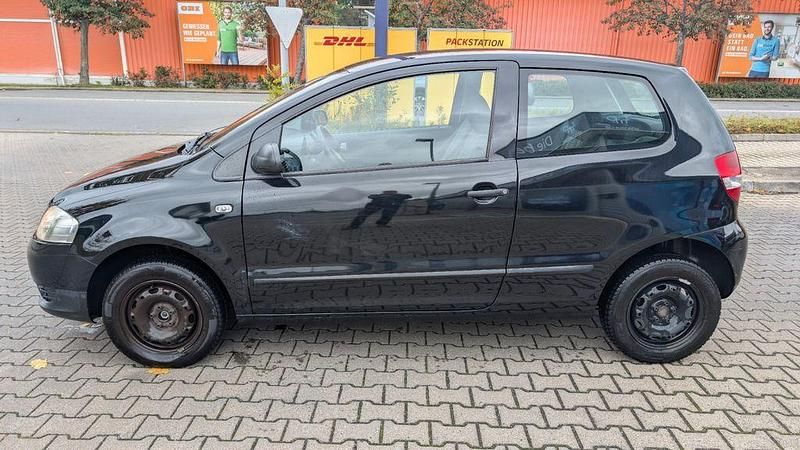Gebraucht VW Fox 54 PS (39 kW) 2006 Schwarz Kleinwagen
