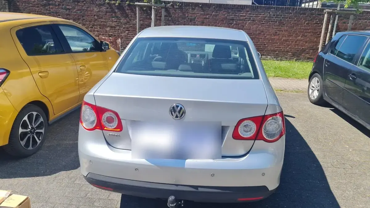 Gebraucht VW Jetta 140 PS (102 kW) 2007 Grau Limousine