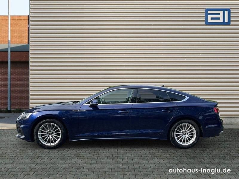Gebraucht Audi A5 Basis 163 PS (119 kW) 2023 Blau navarrablau metallic (metallic) Coupé