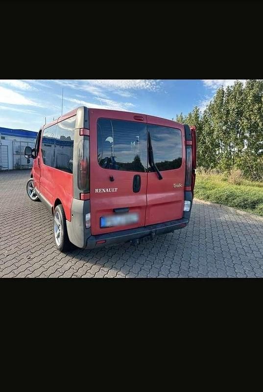 Gebraucht Renault Trafic 101 PS (74 kW) 2005 Van / Kleinbus