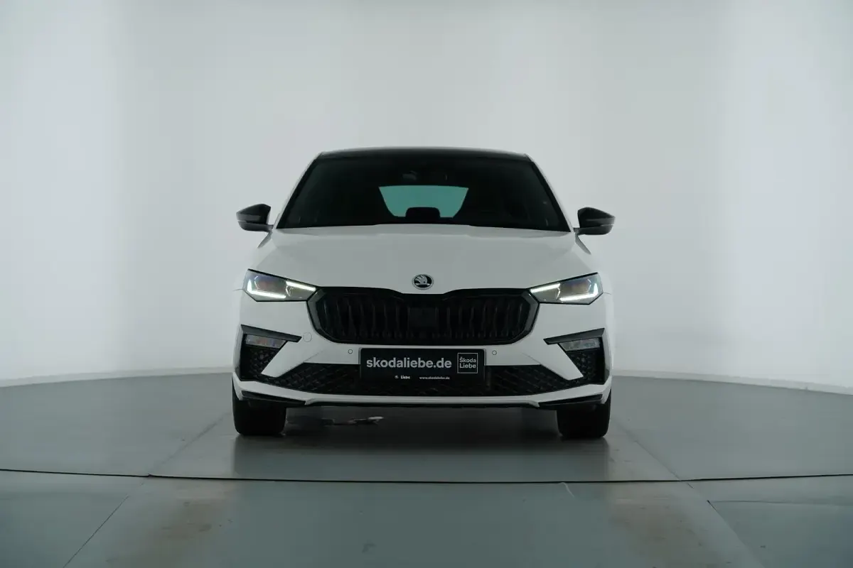 Gebraucht Skoda Scala Monte Carlo 116 PS (85 kW) 2024 Candyweiss Kleinwagen