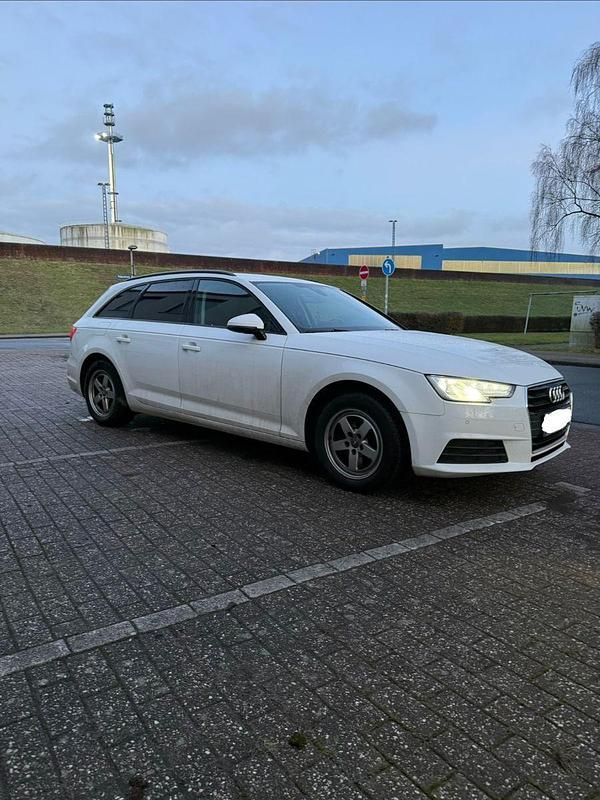 Gebraucht Audi A4 150 PS (110 kW) 2019 Weiß Kombi