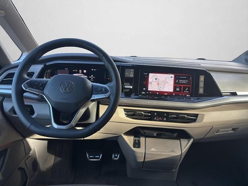 Gebraucht VW Multivan Style 150 PS (110 kW) 2026 Deep black perleffekt/ fortanarot metallic (metallic) Van