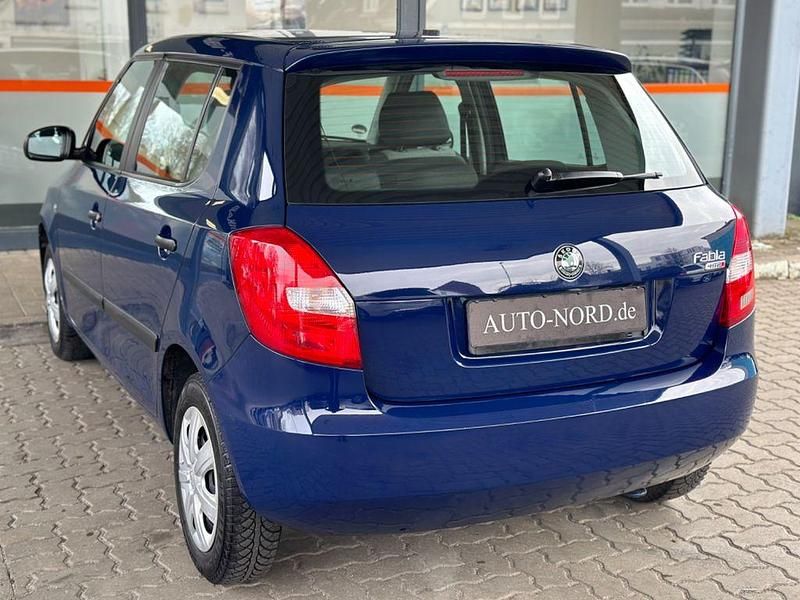 Gebraucht Skoda Fabia Special 69 PS (50 kW) 2011 Blau Limousine