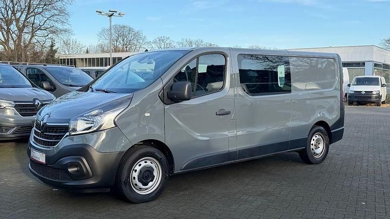 Grau Gebraucht 2021 Renault Trafic Komfort Van / Kleinbus | 17.900 € - Bild 1/4