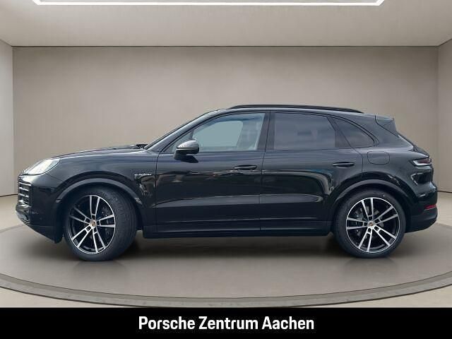 Gebraucht Porsche Cayenne 470 PS (345 kW) 2025 Chromitschwarzmetallic SUV