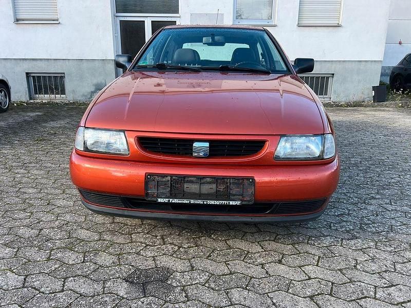 Orange Gebraucht 1997 Seat Ibiza Kleinwagen | 2.600 € - Bild 1/4