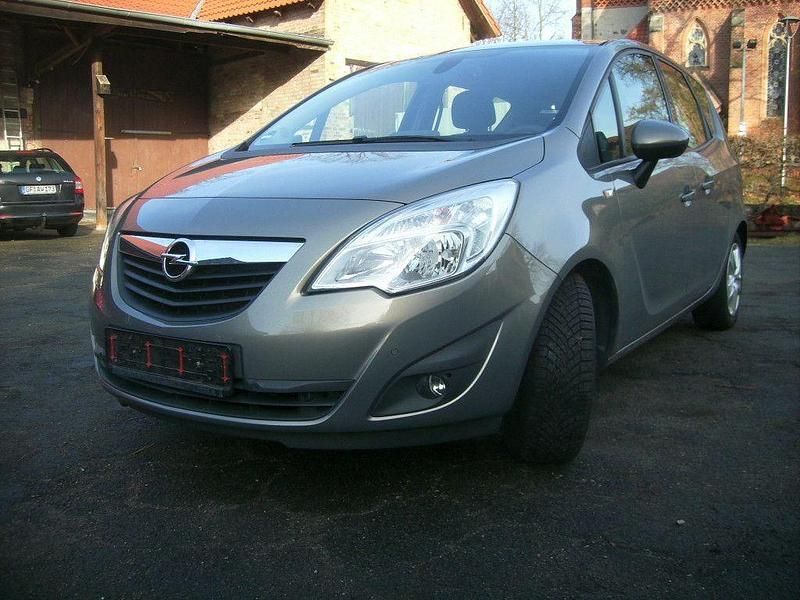 Gebraucht Opel Meriva Edition 120 PS (88 kW) 2010 Braun Van / Kleinbus