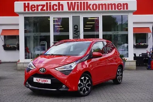 Gebraucht Toyota Aygo X-play 72 PS (52 kW) 2020 Super red 5 Kleinwagen