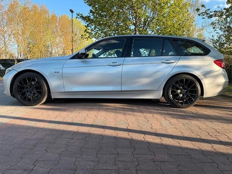 Second-hand BMW 320 Efficient Dynamics 163 CP (119 kW) 2014 Argintiu Break