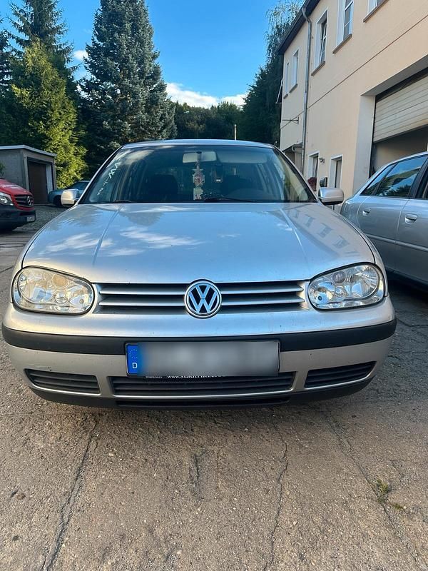 Silber Gebraucht 2002 VW Golf IV Kleinwagen | 499 € (Superpreis) - Bild 1/4