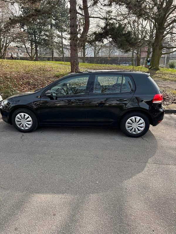 Gebraucht VW Golf VI 80 PS (58 kW) 2010 Schwarz Kleinwagen
