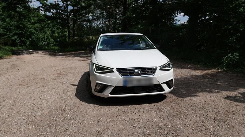 Weiß Gebraucht 2018 Seat Ibiza FR Kleinwagen | 14.800 € (Fairer Preis) - Bild 1/4