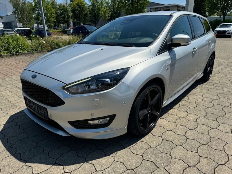 Silber Gebraucht 2018 Ford Focus ST-Line Kombi | 8.900 € (Superpreis) - Bild 1/4