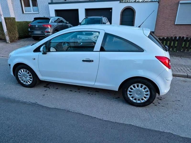 Gebraucht Opel Corsa Selection 69 PS (50 kW) 2011 Weiß Kleinwagen