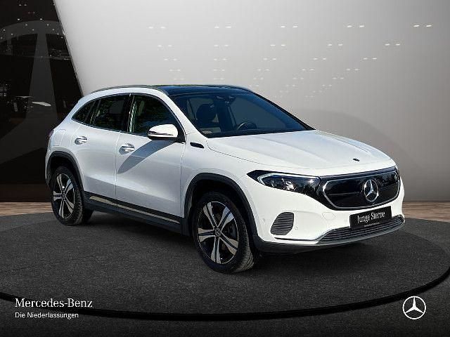 Polarweiß Gebraucht 2021 Mercedes EQA250 Electric Art SUV | 32.990 € (Fairer Preis) - Bild 1/4