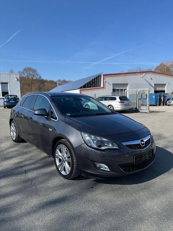 Gebraucht Opel Astra Cosmo 116 PS (85 kW) 2010 Grau Kleinwagen