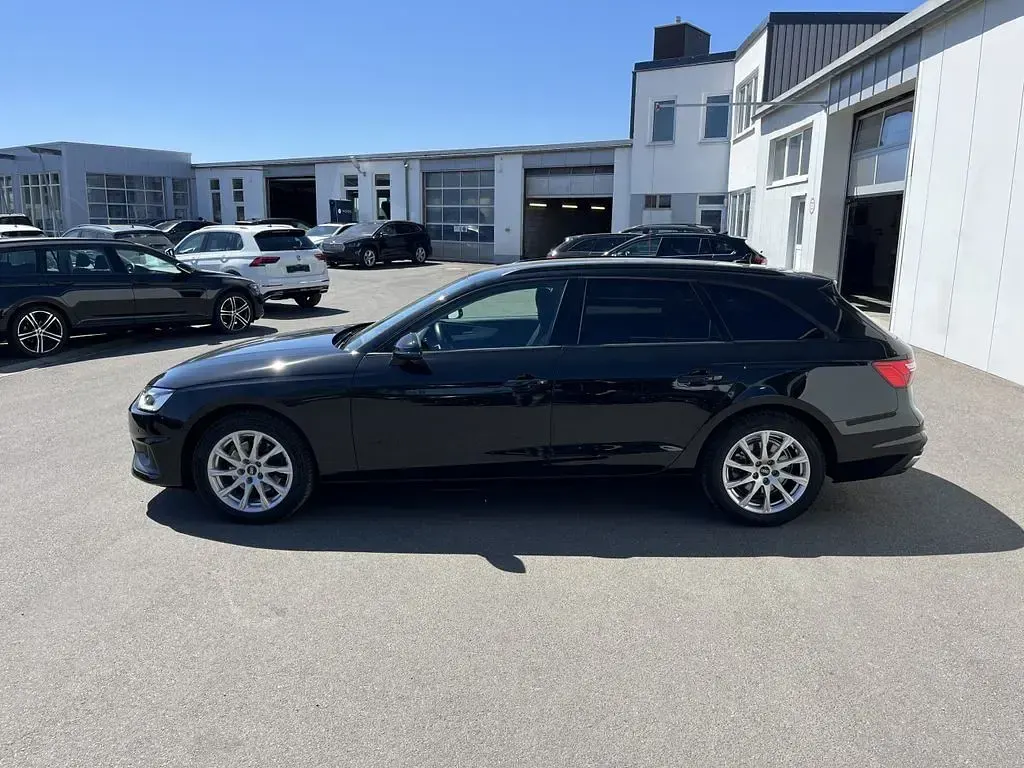 Gebraucht Audi A4 150 PS (110 kW) 2022 Schwarz Kombi