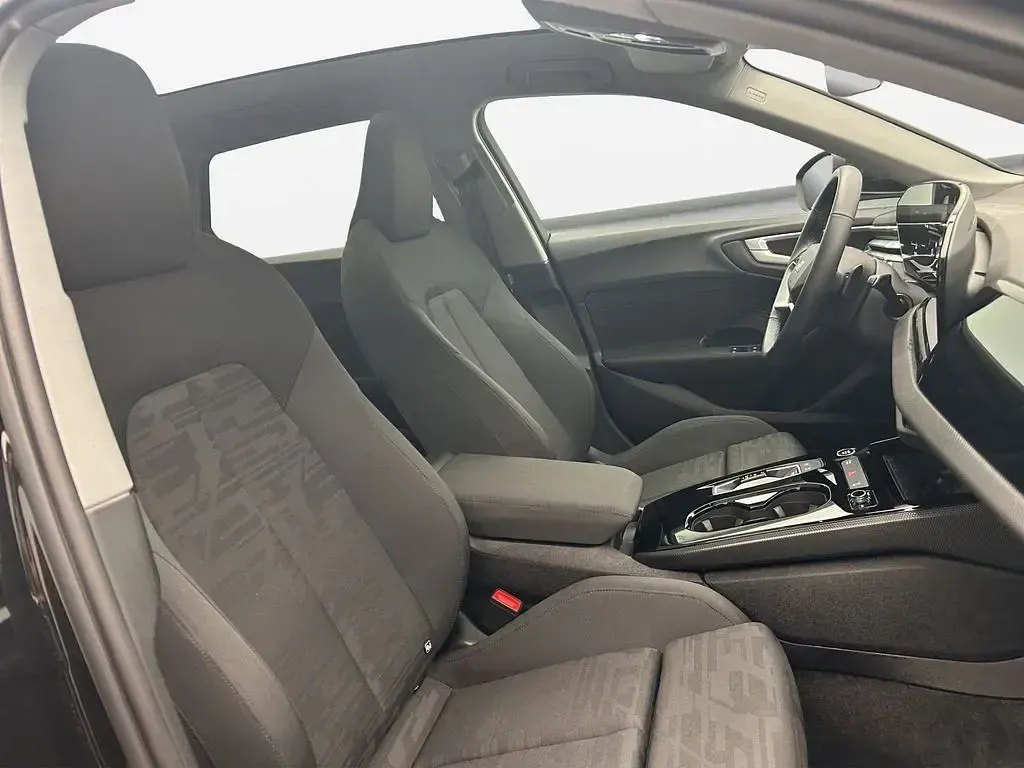 Gebraucht Audi A5 Sport 204 PS (150 kW) 2025 Mythosschwarz metallic Kombi