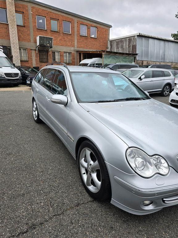 Gebraucht Mercedes C320 224 PS (164 kW) 2006 Silber Kombi