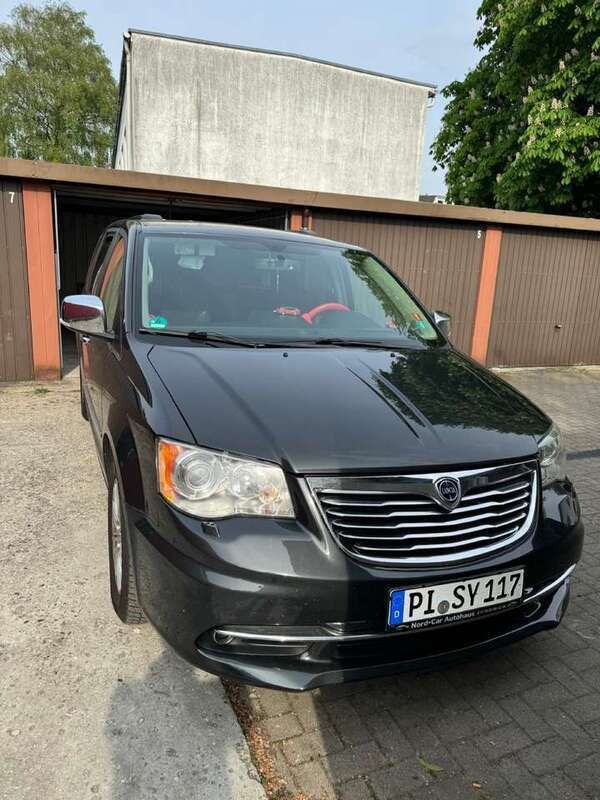 Gebraucht 2013 Lancia Voyager Gold Van / Kleinbus | 13.350 € (Fairer Preis) - Bild 1/4