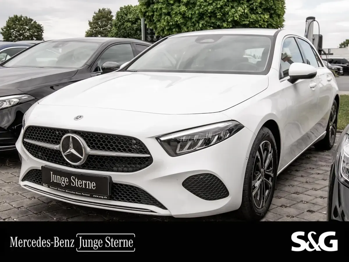 Gebraucht Mercedes A180 136 PS (100 kW) 2025 Limousine