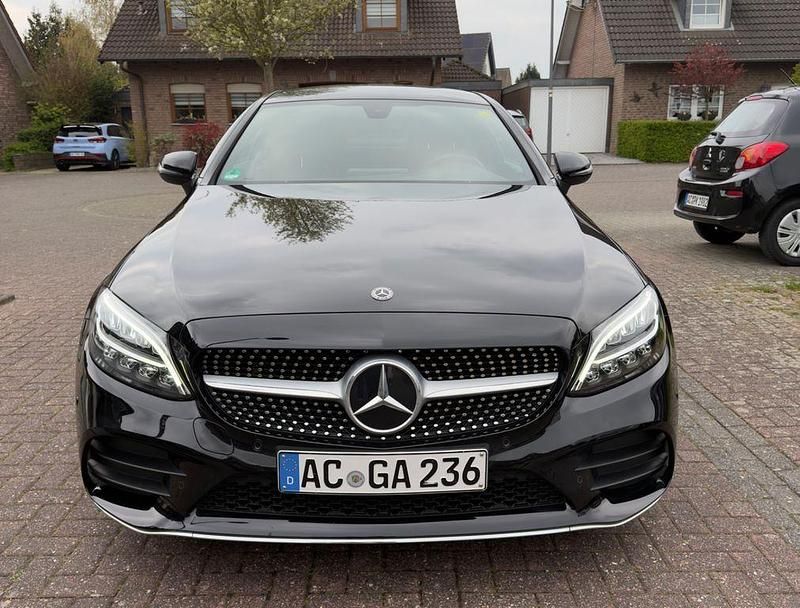 Gebraucht Mercedes C180 156 PS (114 kW) 2019 Schwarz Coupé