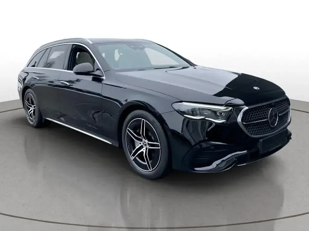 Gebraucht Mercedes E220 AMG line 197 PS (144 kW) 2026 Schwarz Limousine