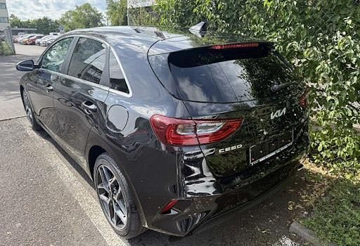 Neu Kia Ceed 100 PS (73 kW) 2025 Schwarz Kleinwagen