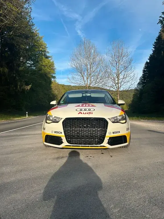 Używany Audi A1 Ambition 86 KM (63 kW) 2011 Biały Hatchback