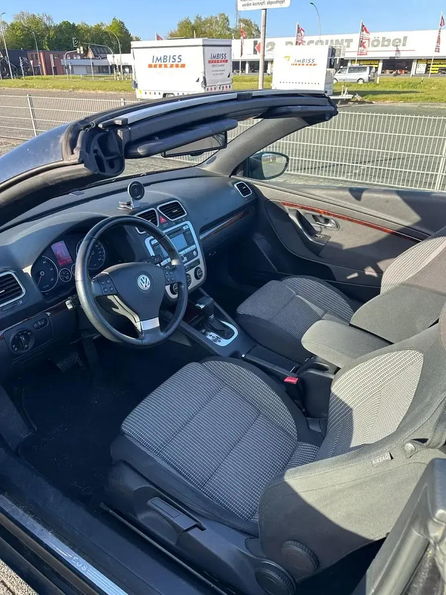 Second-hand VW Eos 140 CP (102 kW) 2009 Negru Cabrio