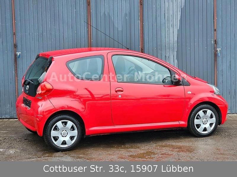Gebraucht Toyota Aygo Cool 68 PS (50 kW) 2007 Rot Kleinwagen