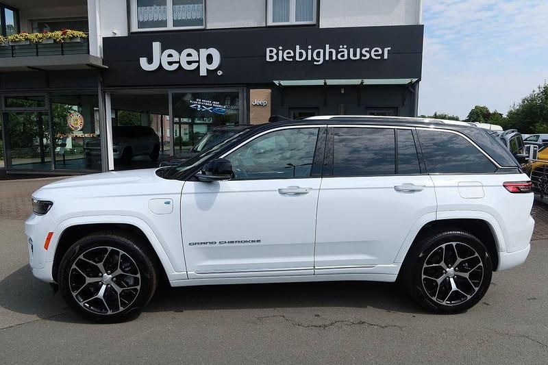 Weiß Gebraucht 2023 Jeep Grand Cherokee Summit SUV | 69.990 € (Guter Preis) - Bild 1/4